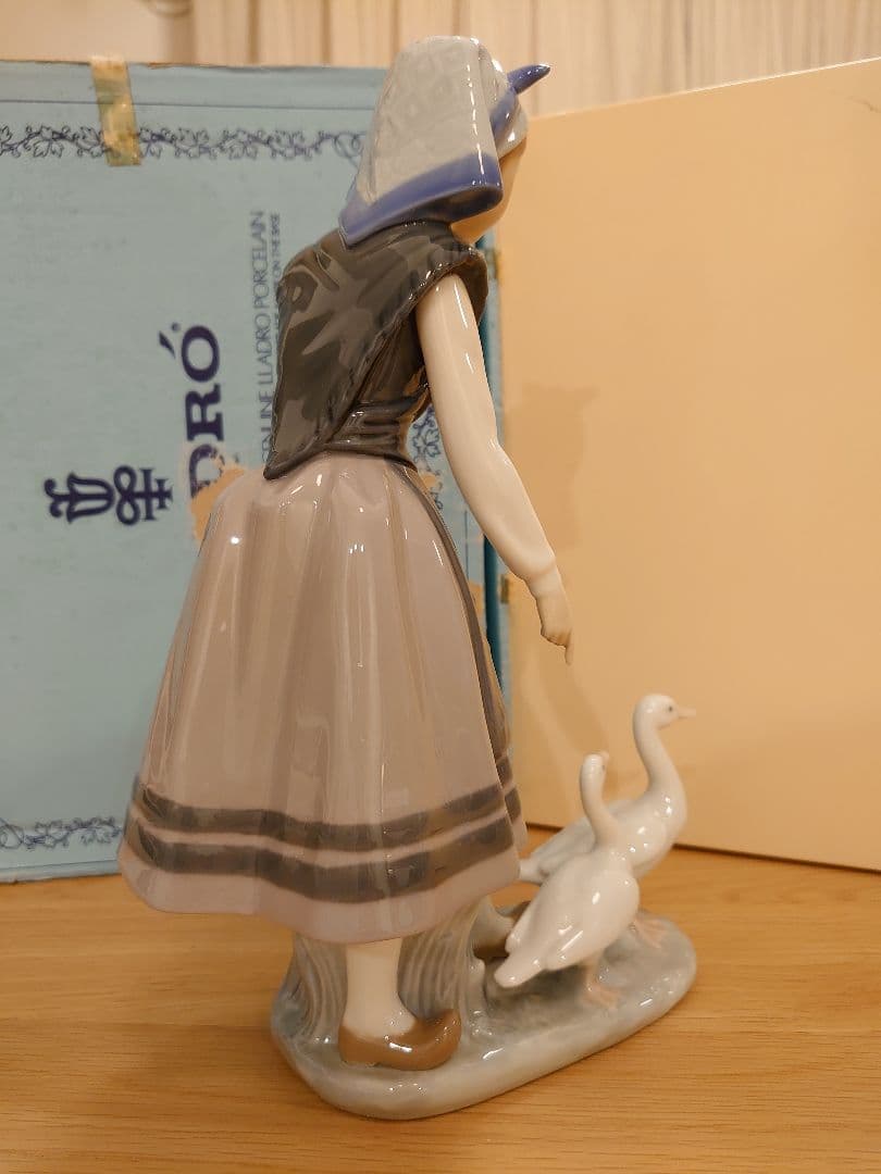 【極美品 絶版 箱付】リヤドロ LLADRO 5202「少女と2匹のアヒル」