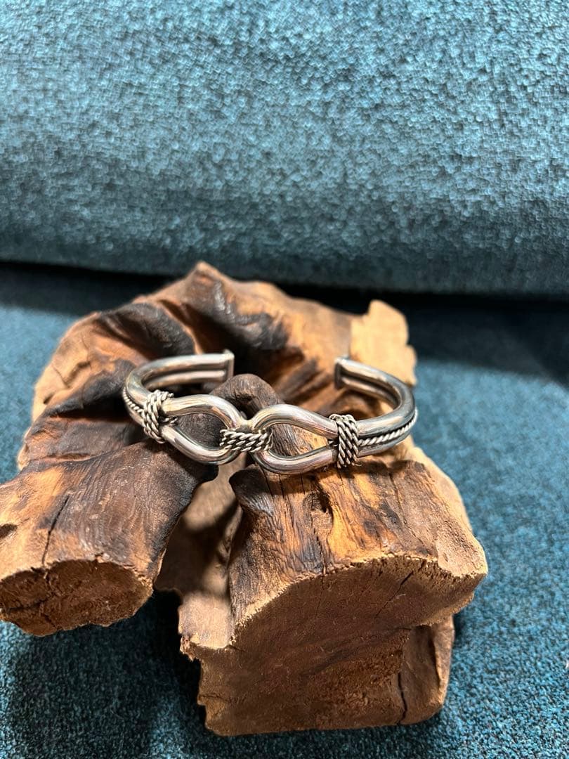 未使用品！4mm幅　スティーブアルビソ　ホースウィスパラー　バングル