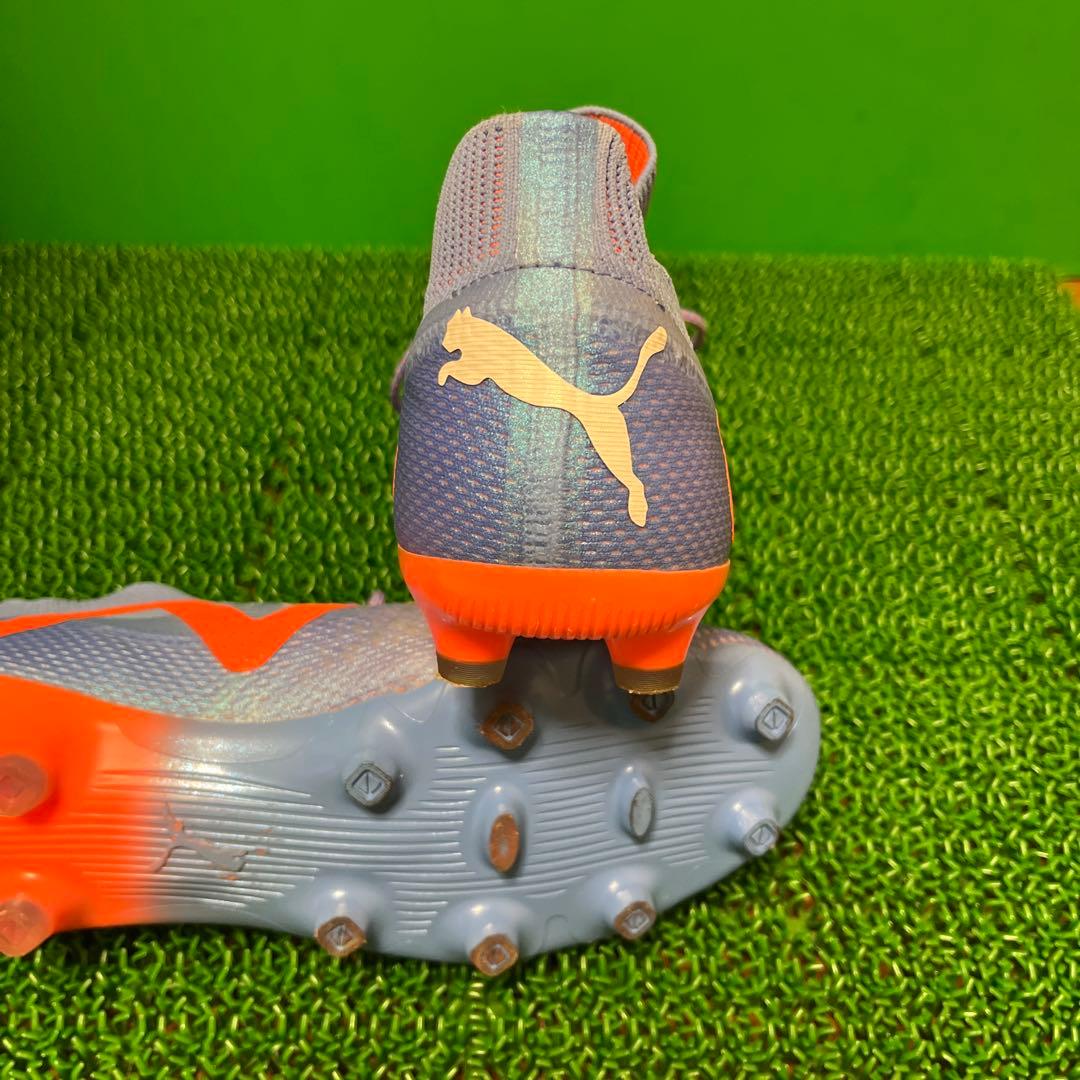 プーマ サッカースパイクフューチャーアルティメットHG/AG(ブルー×オレンジ)
