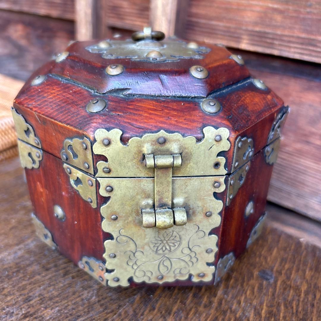 李朝家具？ 八角箱 ボックス 宝箱 小物入れ アンティーク 置物