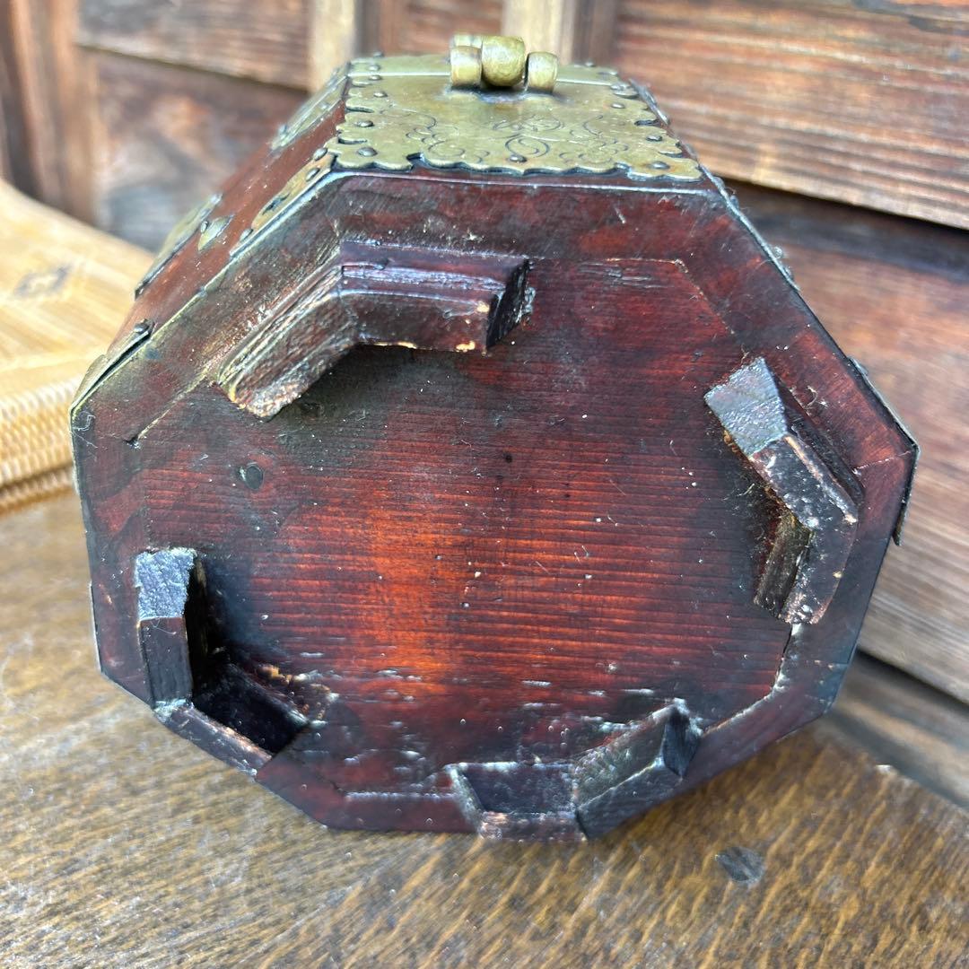 李朝家具？ 八角箱 ボックス 宝箱 小物入れ アンティーク 置物