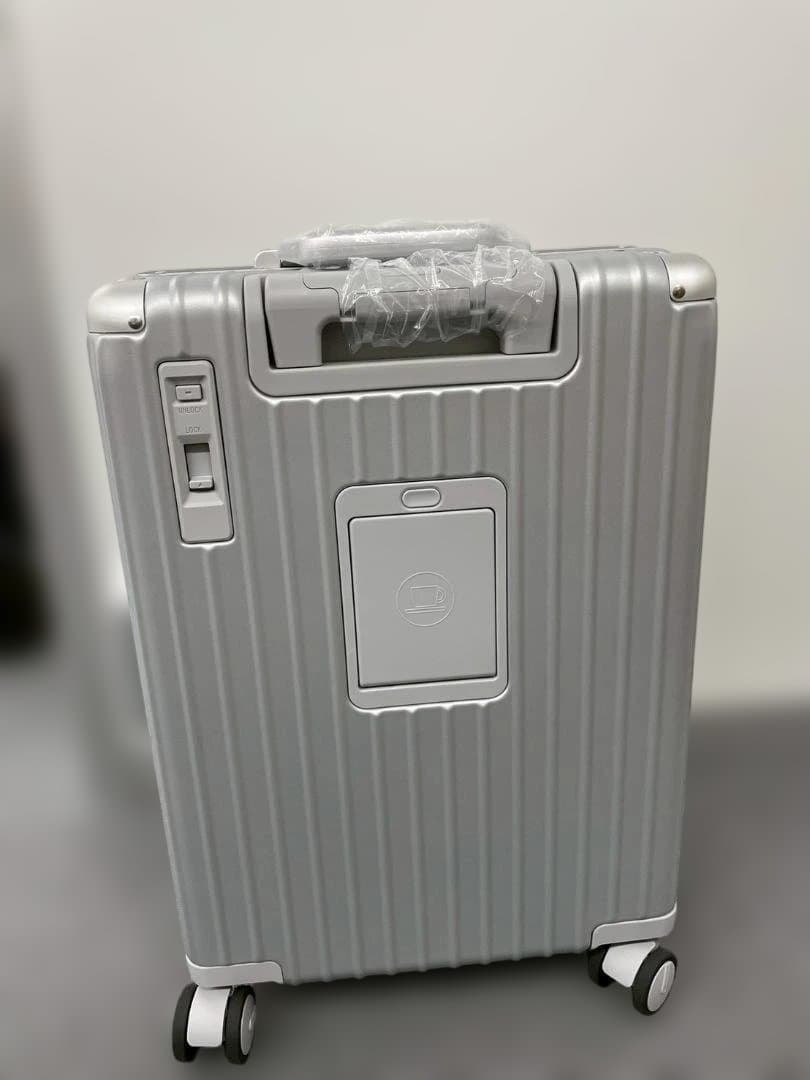 リベティ多機能キャリーケース【マットシルバーSサイズ】A31