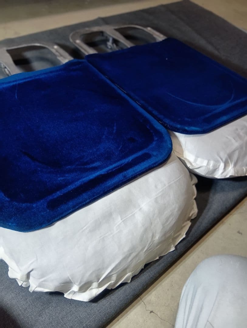 昭和レトロな 青のベルメット調 別珍X金属折畳み 不二座椅子2個セット