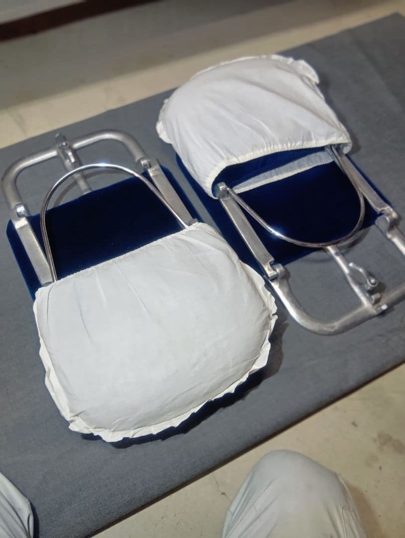 昭和レトロな 青のベルメット調 別珍X金属折畳み 不二座椅子2個セット