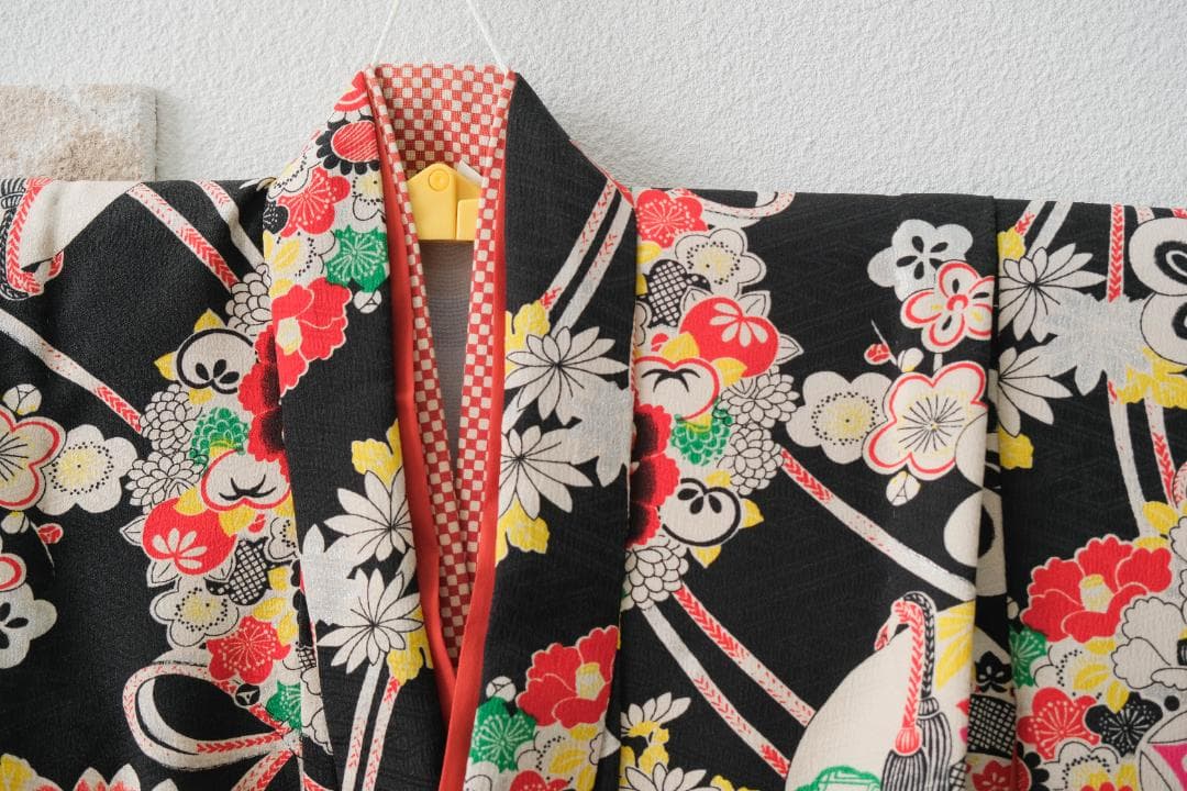 七五三七歳 着物 花柄 黒色
