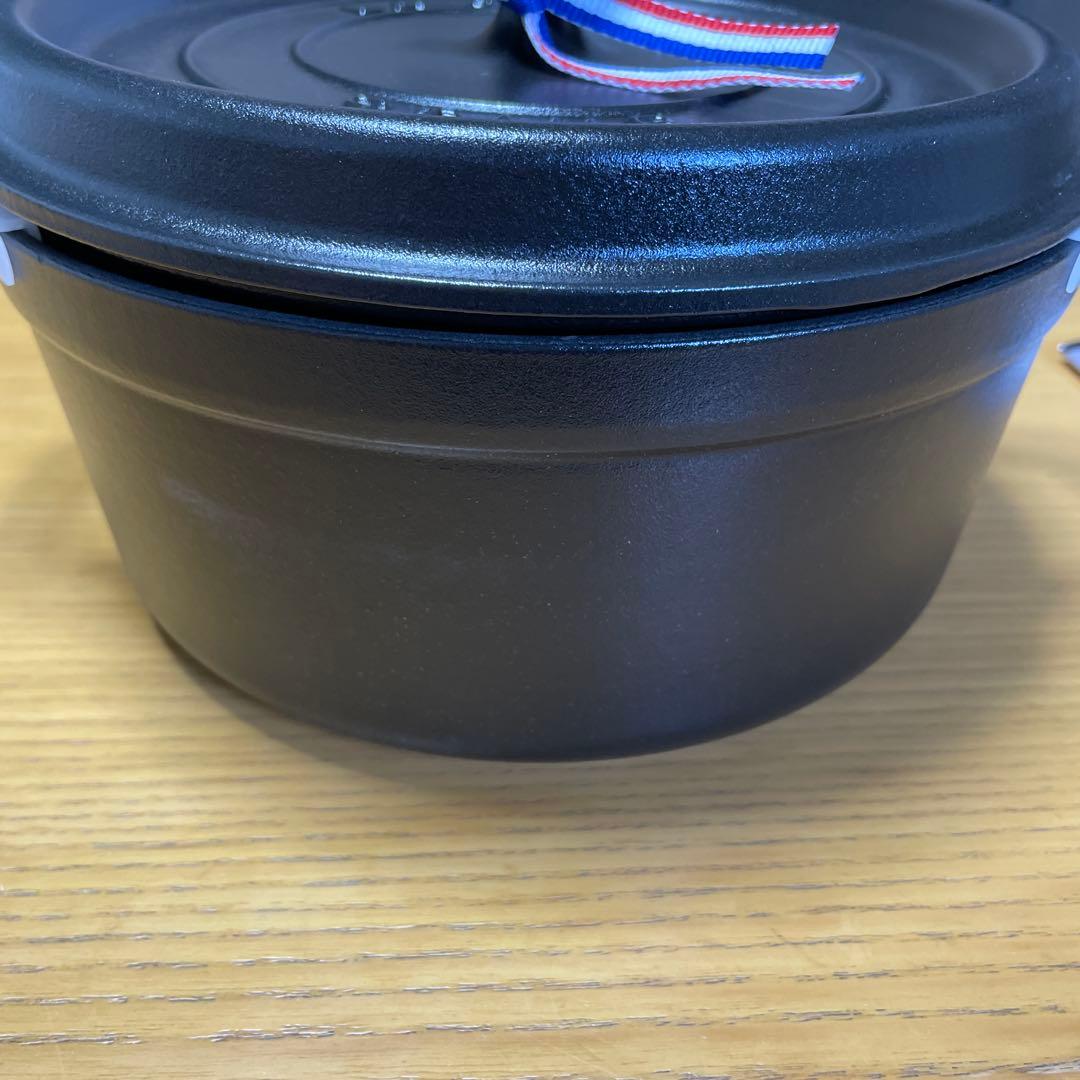 新品 ストウブ ピコココットラウンド24cm