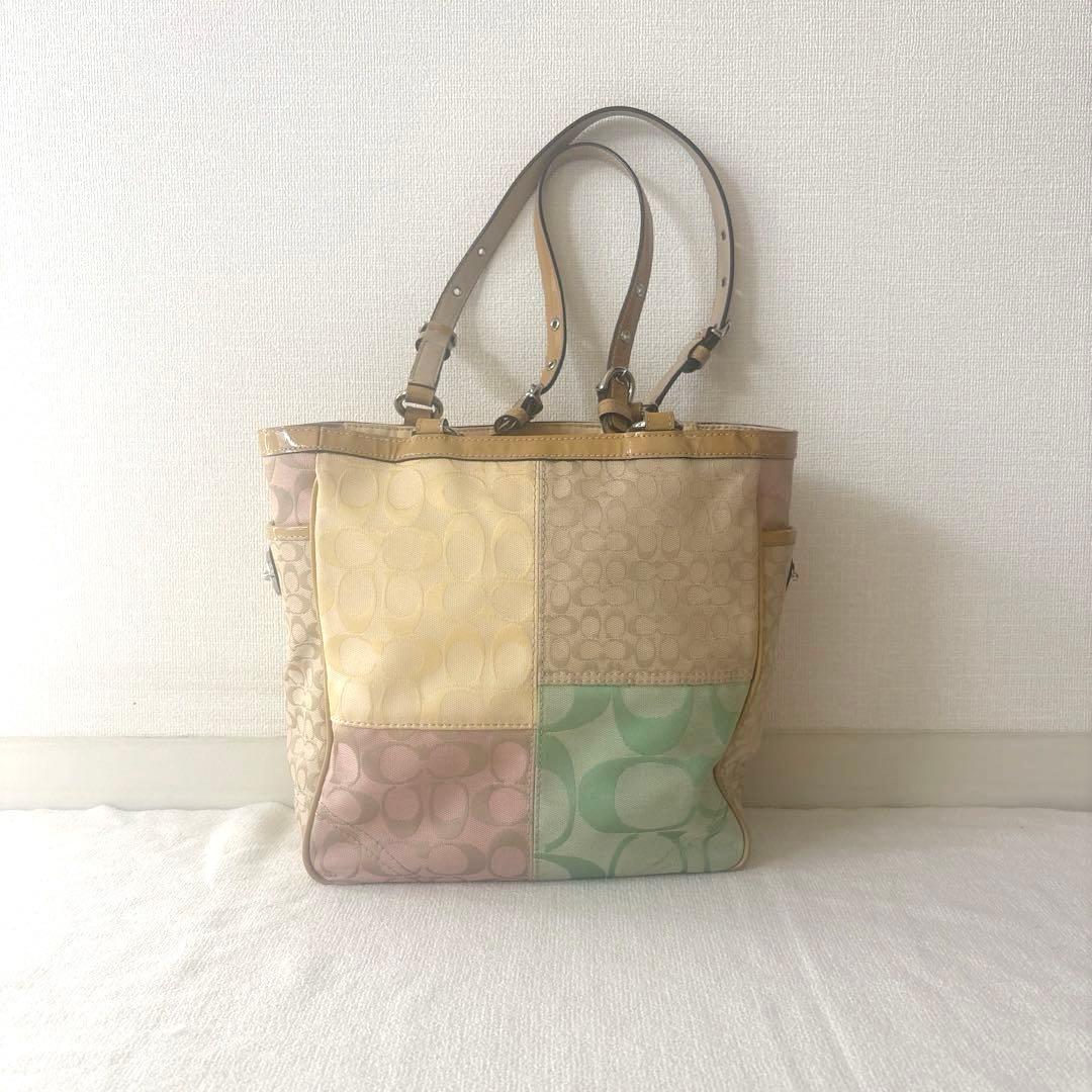 COACH コーチ　シグネチャー　トートバッグ　パッチワーク風　肩掛け