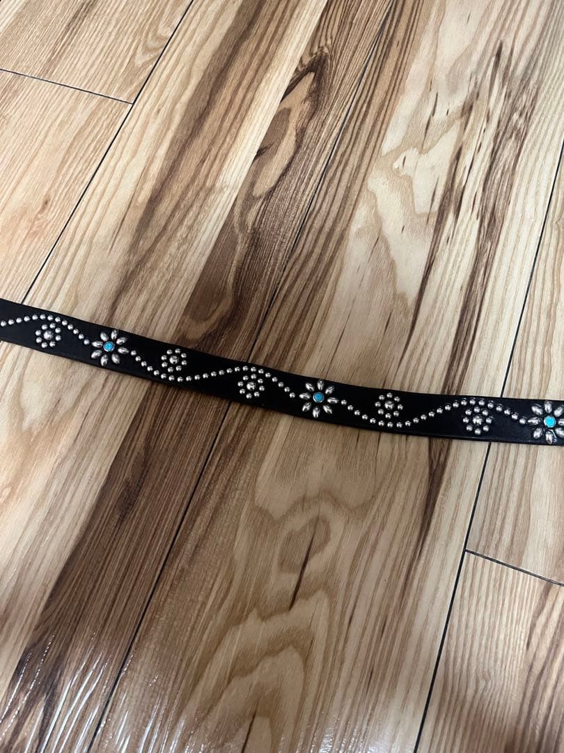 HTC フラワースタッズベルト