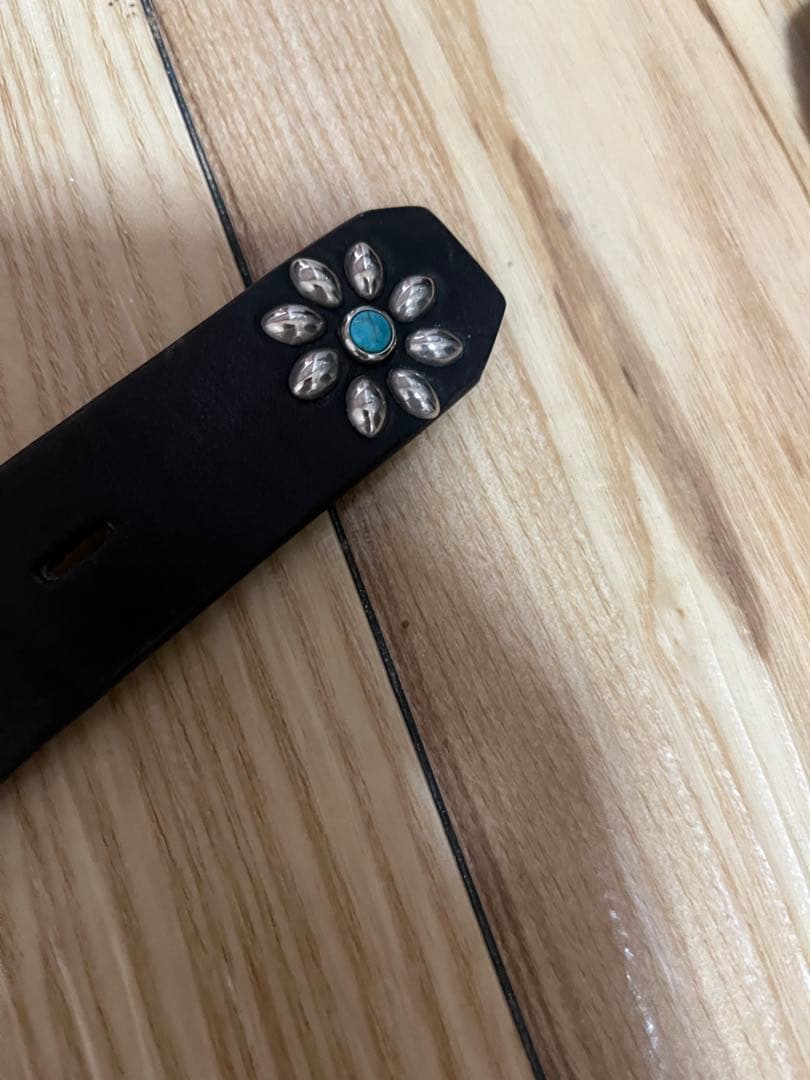 HTC フラワースタッズベルト