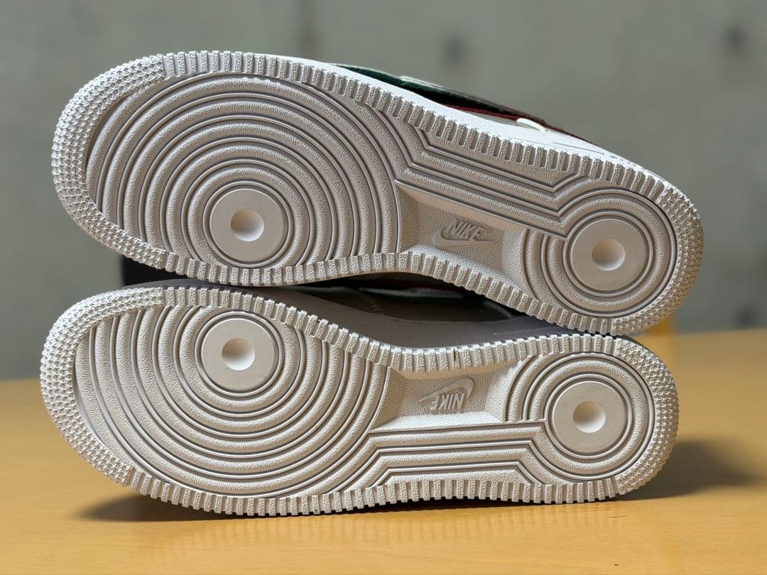 【新品・希少】Nike Air Force 1 '07 LV8