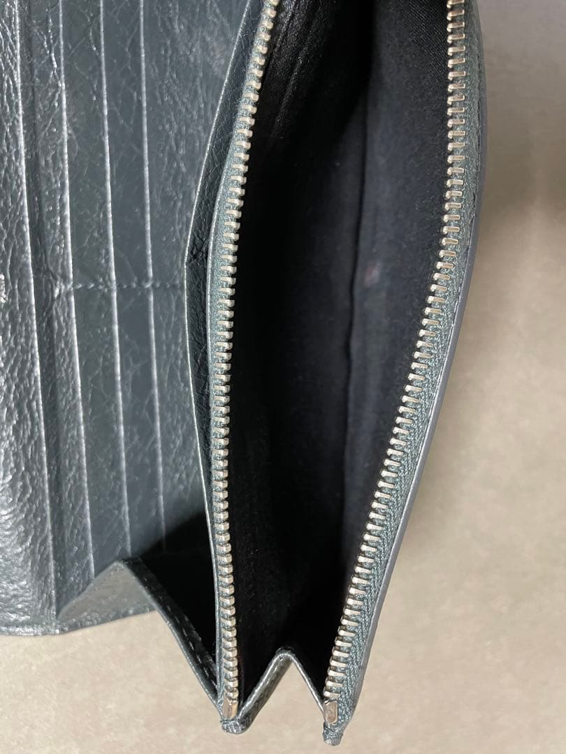 バレンシアガ　長財布
