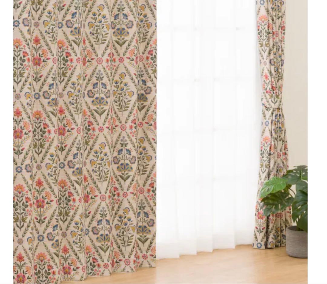 【新品未使用】ニトリ　カーテン　ジャガード