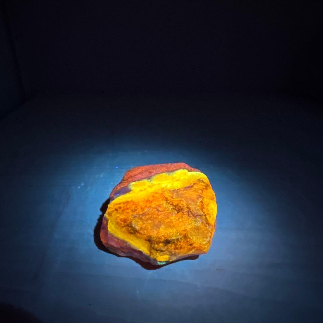 北海道石　然別オパール　蛍光オパール101g