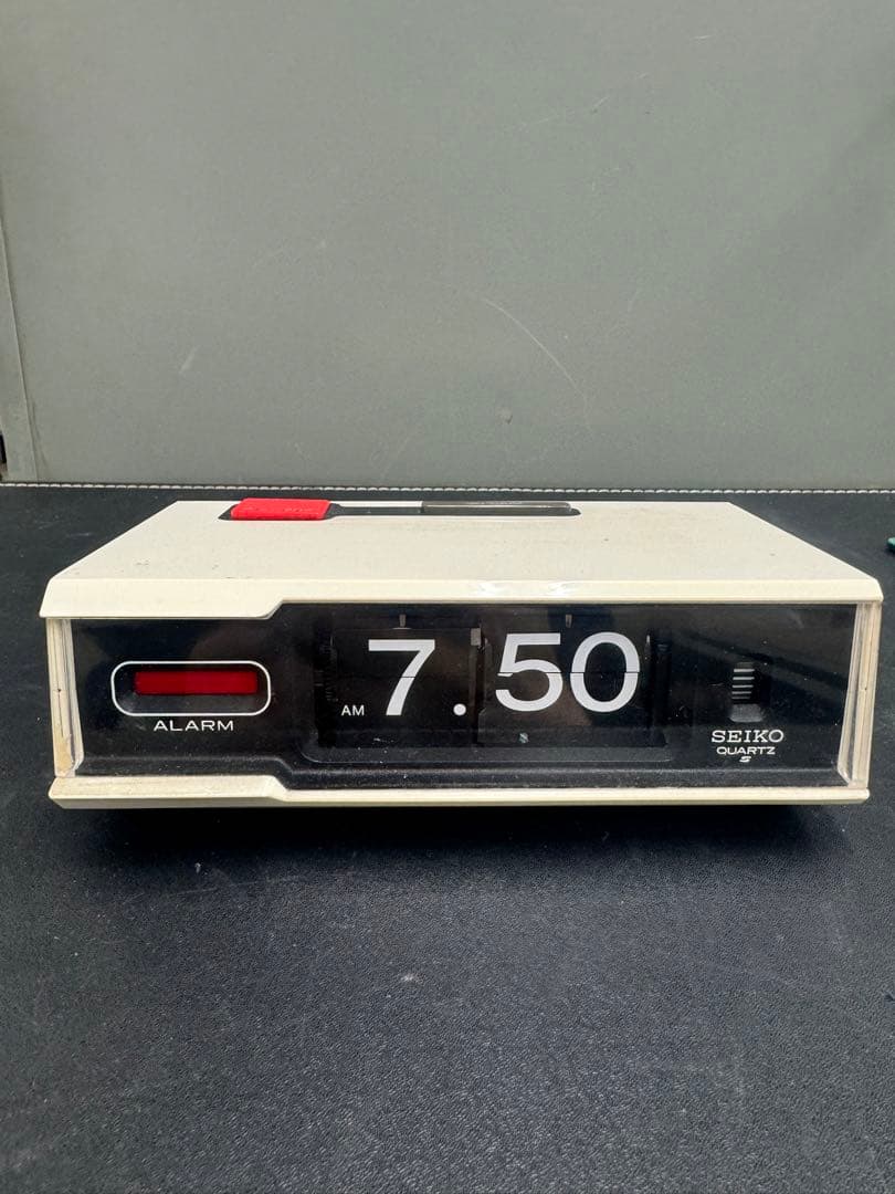 P*者様 SEIKO 電池式 パタパタ時計 作動確認済み