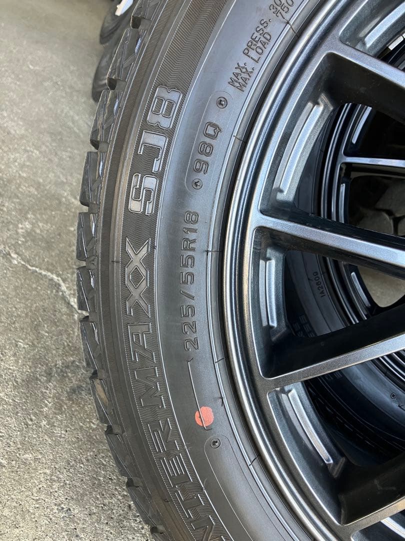 DUNLOP スノータイヤ 225/55 R18