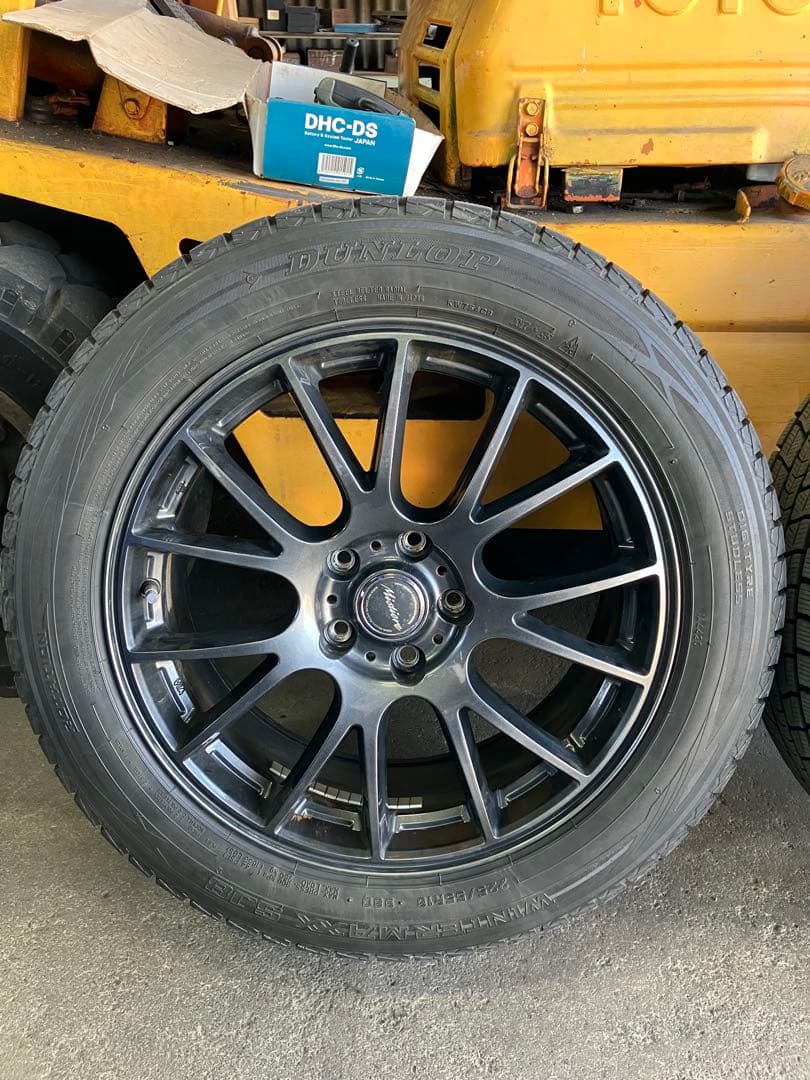 DUNLOP スノータイヤ 225/55 R18