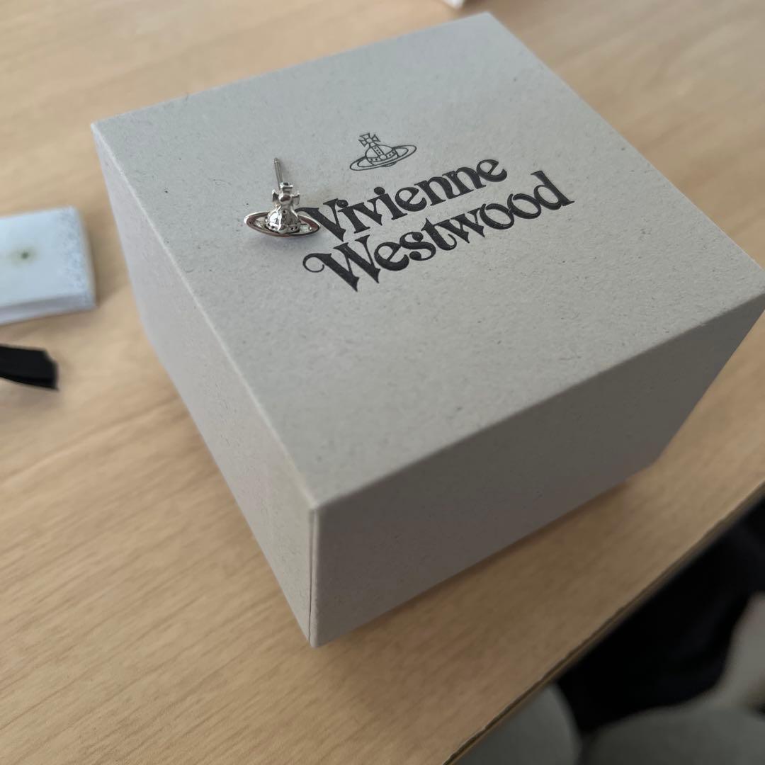 Vivienne Westwood シルバーピアス