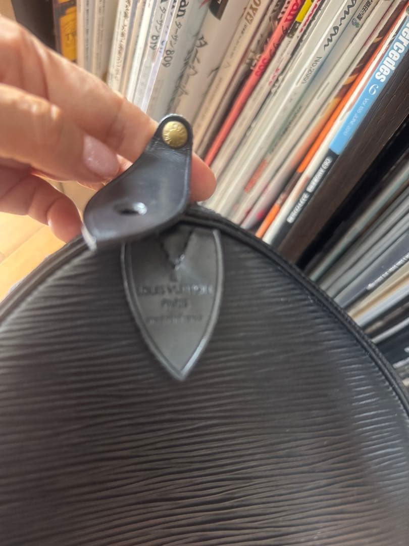 ルイヴィトンスピーディ30エピ黒