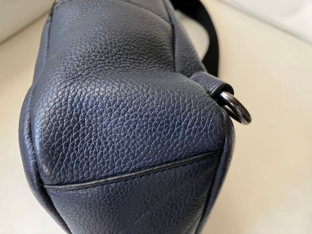 い*き様 COACH コーチ レザー ボディバッグ　ミッドナイトブルー
