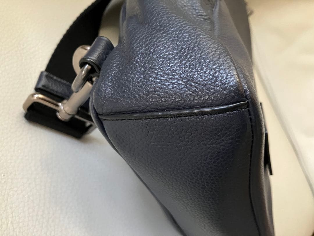 い*き様 COACH コーチ レザー ボディバッグ　ミッドナイトブルー