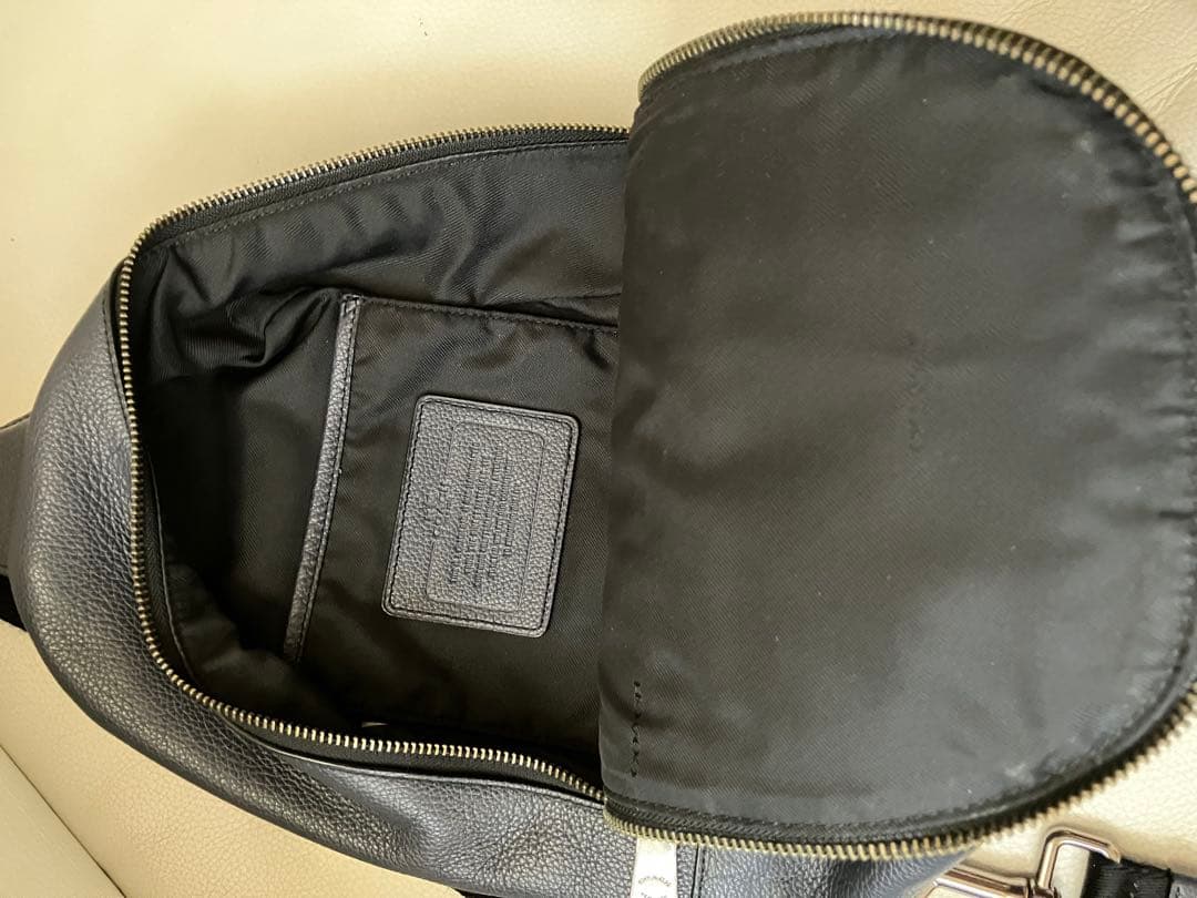 い*き様 COACH コーチ レザー ボディバッグ　ミッドナイトブルー