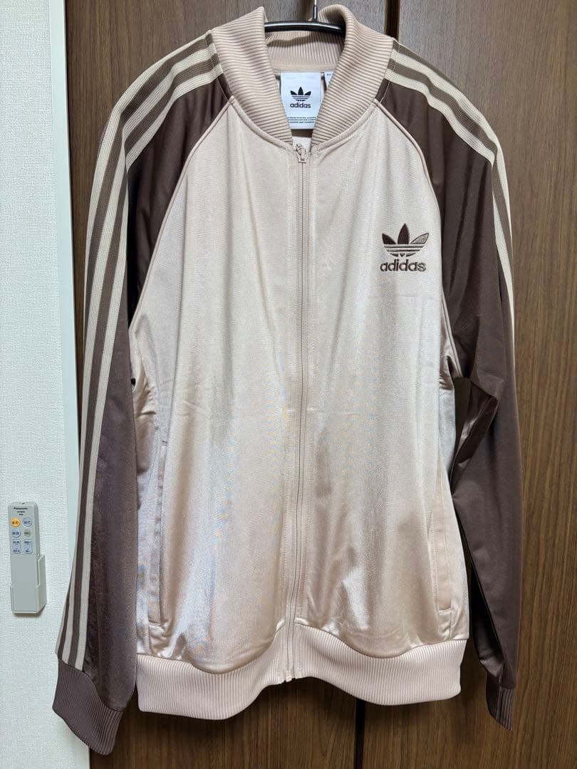 @せな　adidas ジップアップジャケット