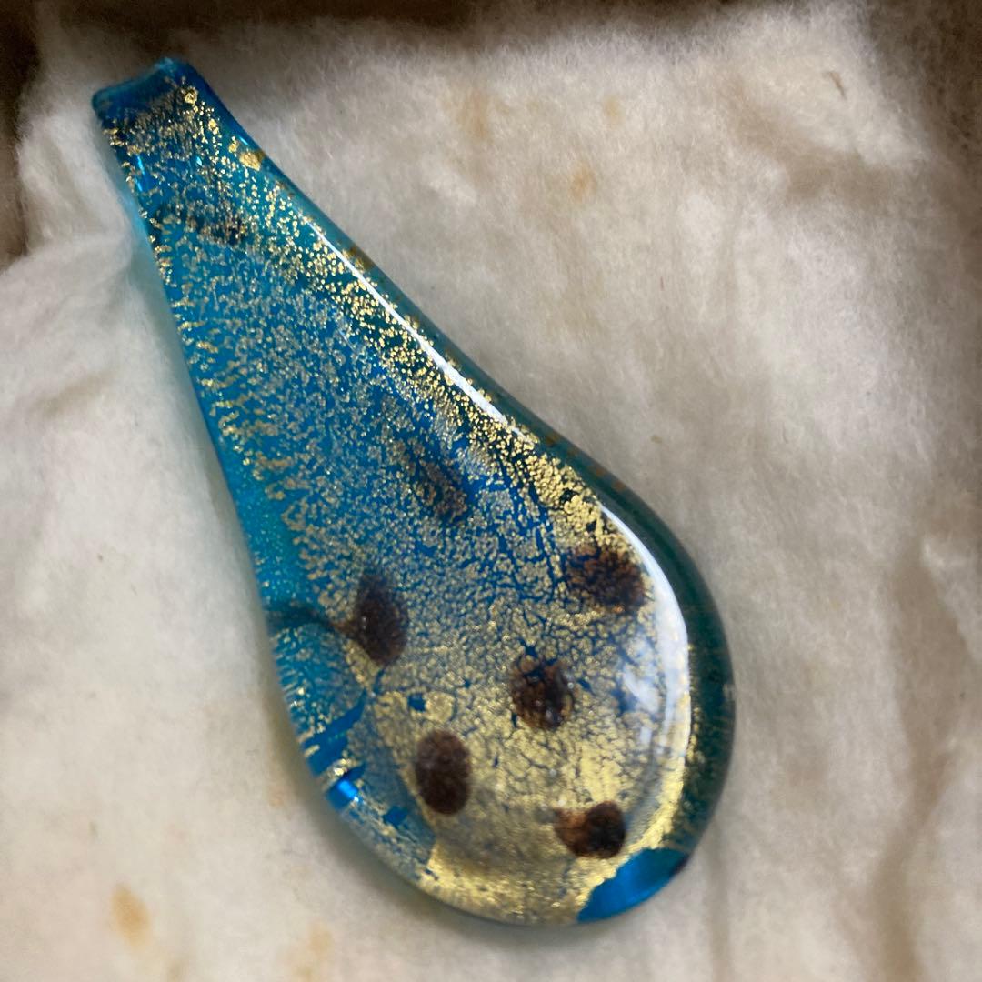 ベネチアンガラス青と金のガラス滴型ペンダントトップ