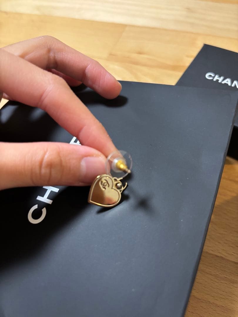 CHANEL ピアス　ロゴ　ハート　延期2/7まで