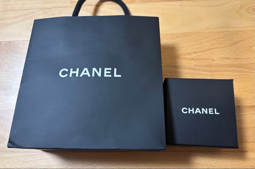 CHANEL ピアス　ロゴ　ハート　延期2/7まで