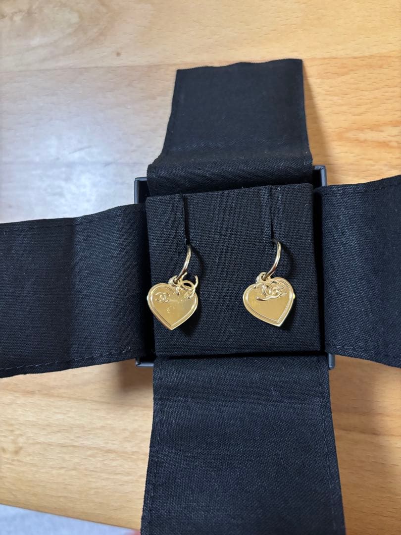 CHANEL ピアス　ロゴ　ハート　延期2/7まで