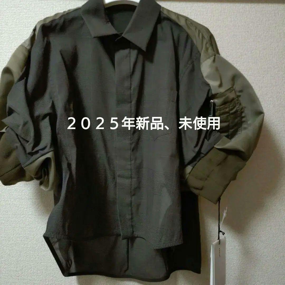 2025sacaiアシンメトリックデザイン 半袖シャツ ダークグレータグ付き