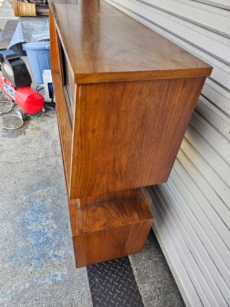 日本のヴィンテージ ガラスと木の飾り棚 ミッドセンチュリーモダン オープンラック