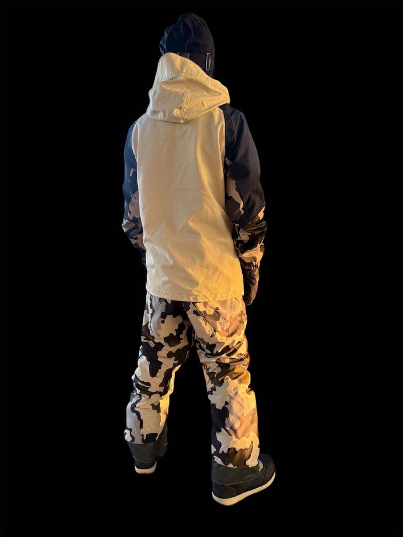 ‼️冬季シーズン限定‼️volcomウェアセットアップとアクセサリーセット