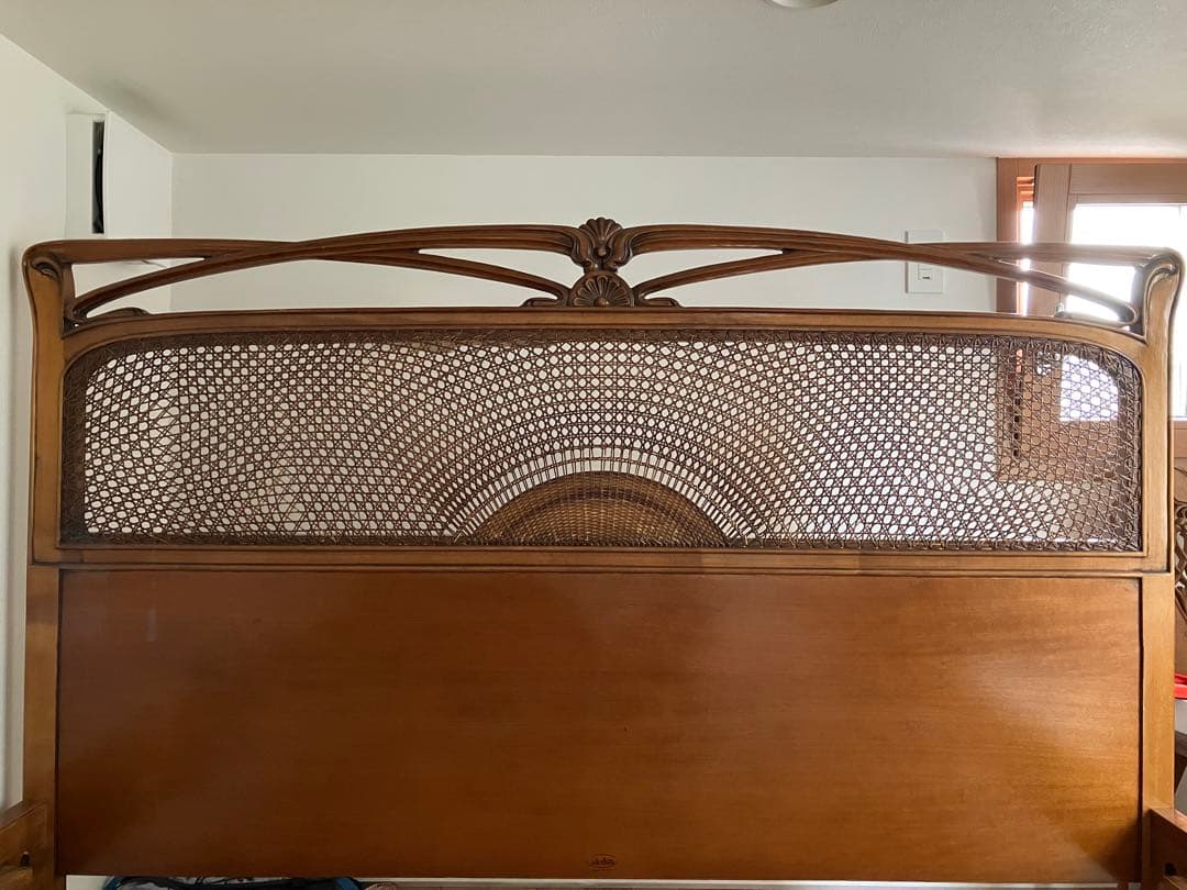 【値下げしました】メデア　ラタン編みベッド　アール・ヌーヴォー　クイーンサイズ