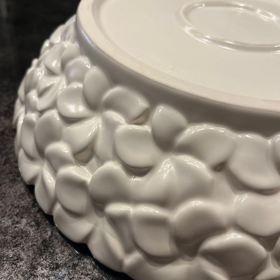 ジェンガラ 大皿 白陶器ボウル フランジパニ柄 フルーツ皿 フルーツボウル