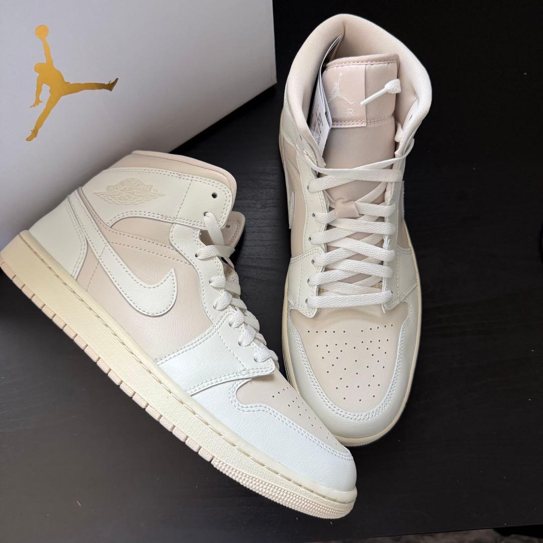 靴 Nike Women's Air Jordan 1 Mid White Tan