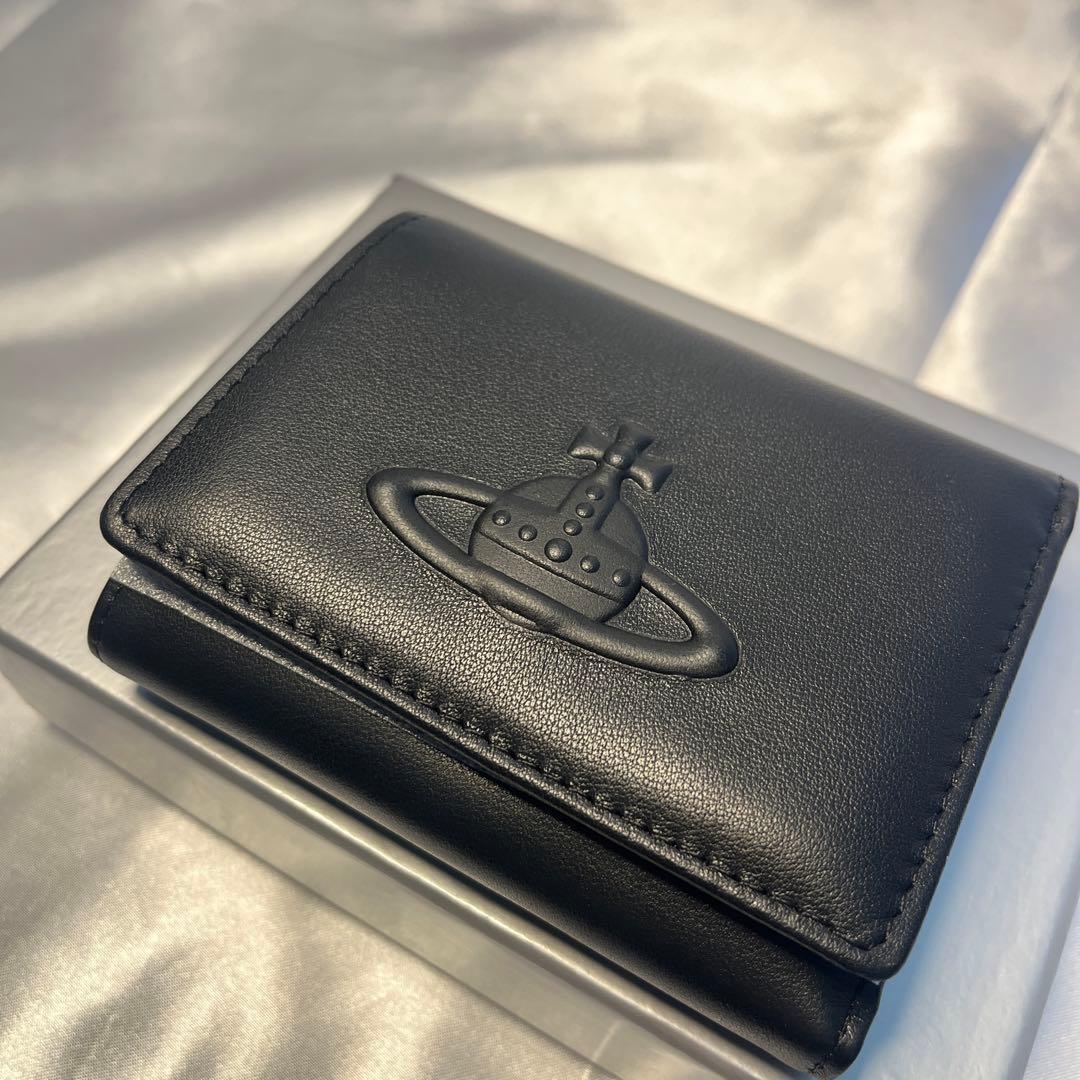 新品 Vivienne Westwood マット黒 三つ折り財布 大人気