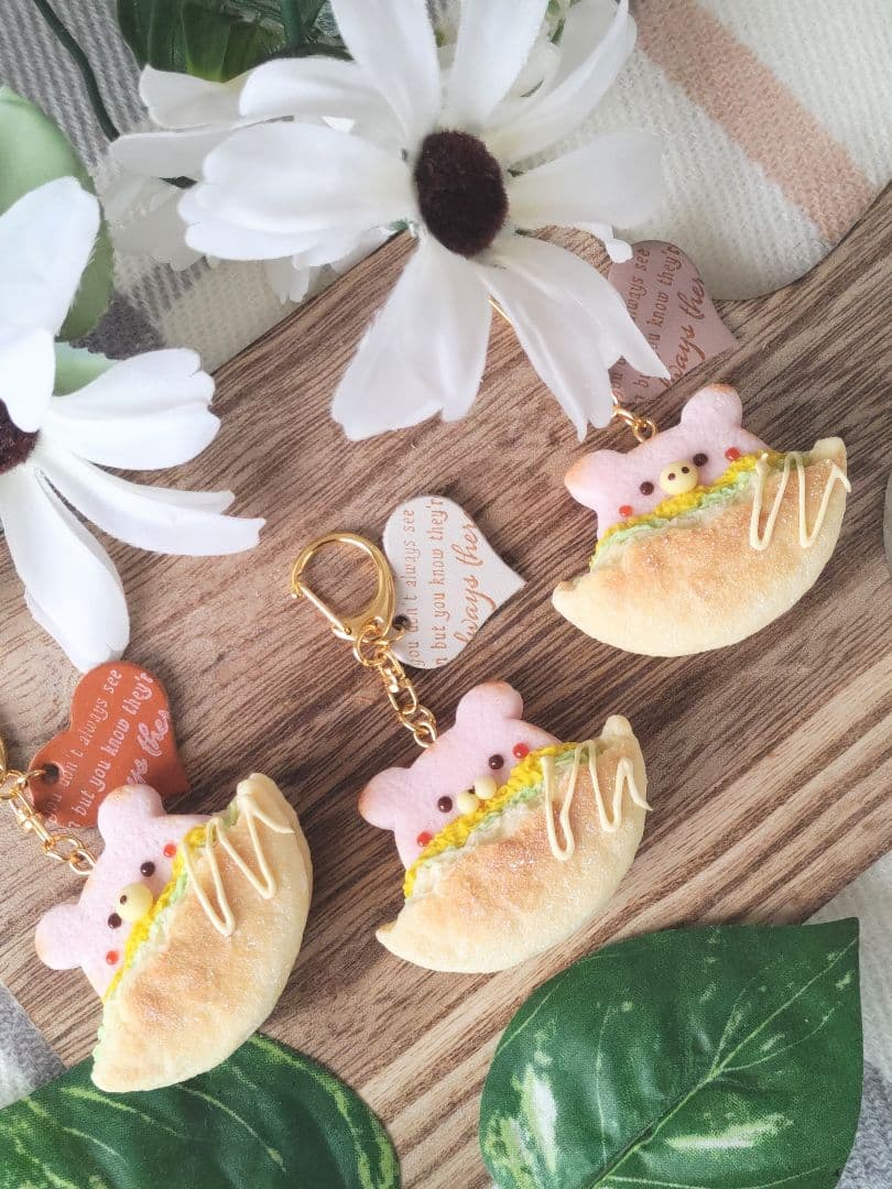 ♡イングリッシュマフィンサンド♡　こぶた　チャーム　フェイクフード　樹脂粘土