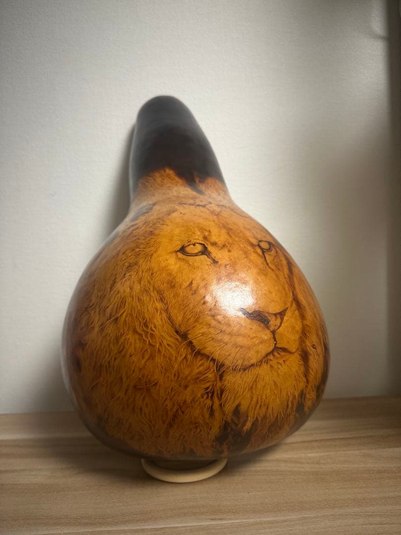 ライオン焼き絵のひょうたん型置物