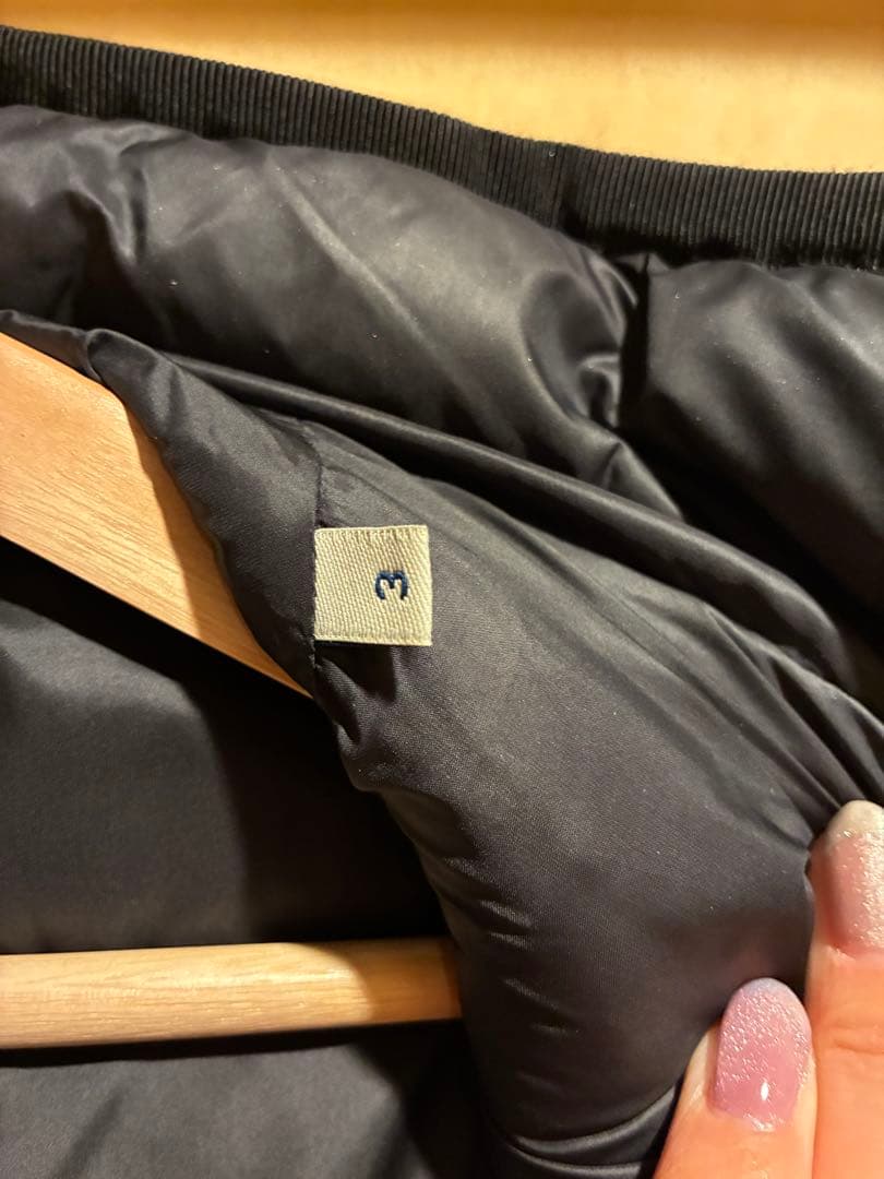 Moncler ブラック ダウンジャケット サイズ3