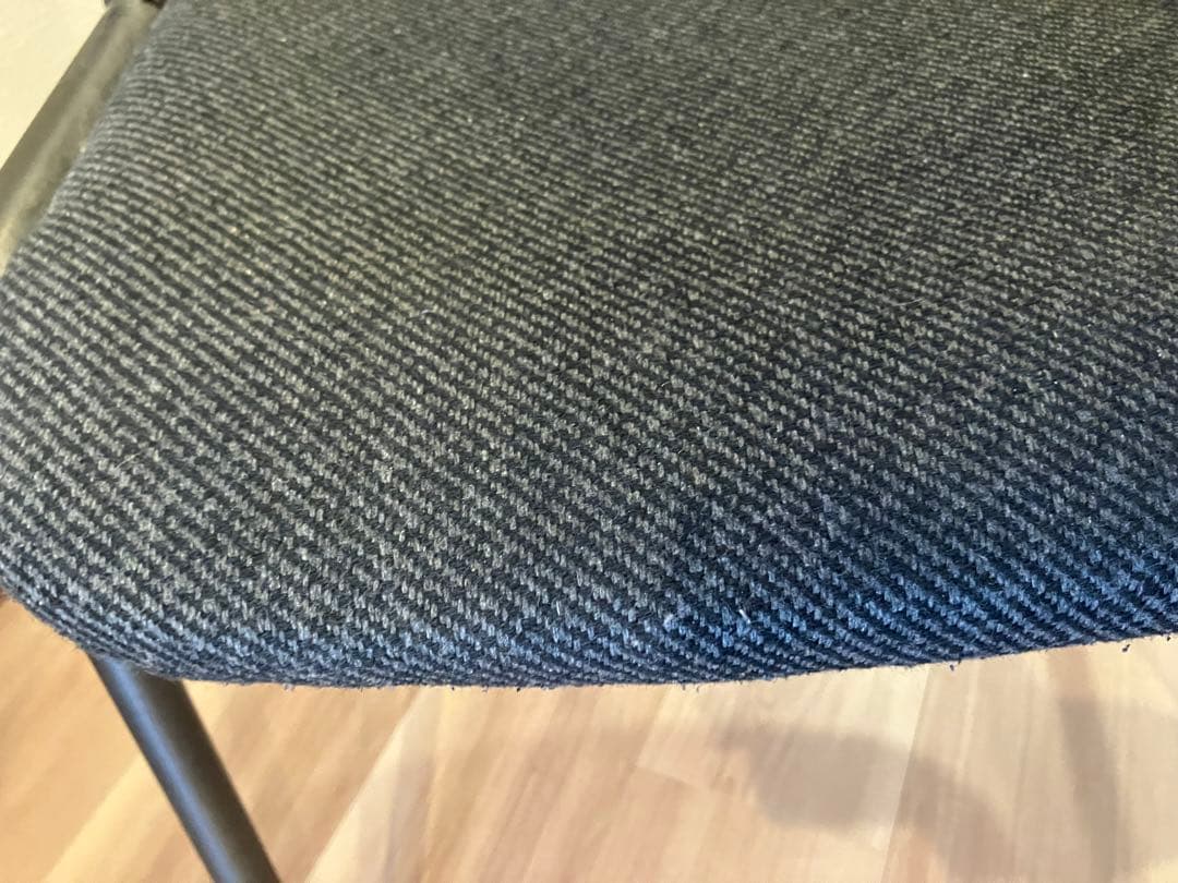 アデペシュ　ダニス ショートアームチェア