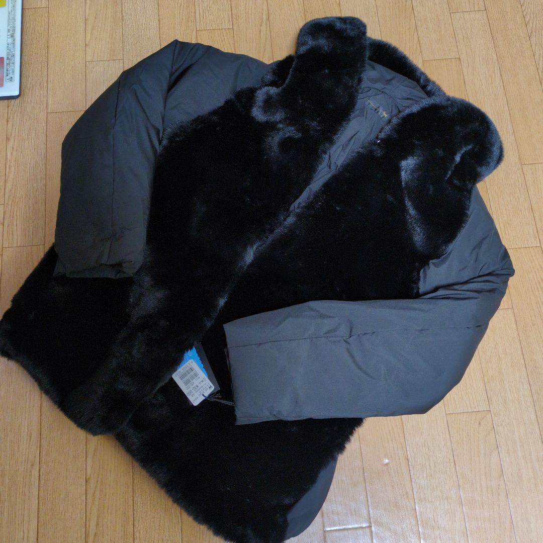 Agaエコファー付き黒ダウンジャケット