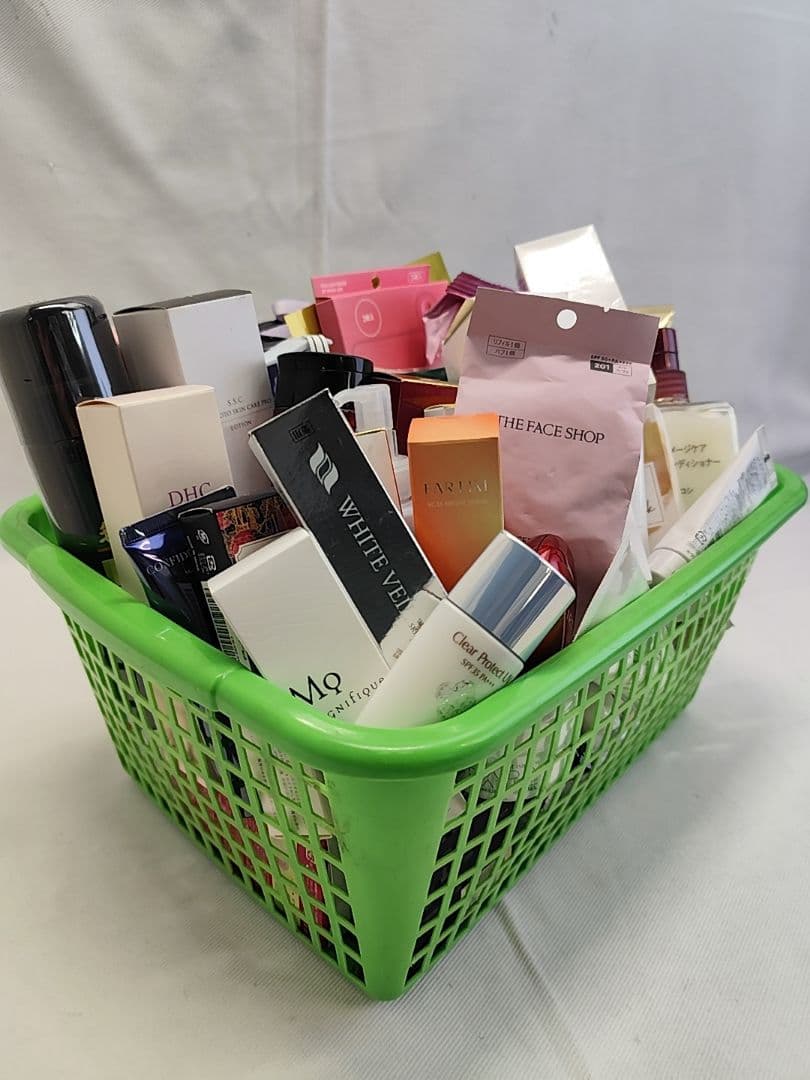 新品未使用　化粧品など大量まとめ売り（基礎化粧 スキンケアヘアケアコスメその他）