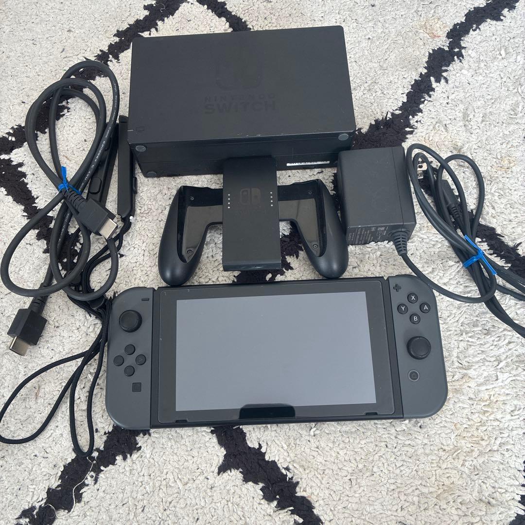 【メルカリ便】Nintendo Switch 本体 Joy-Con付き
