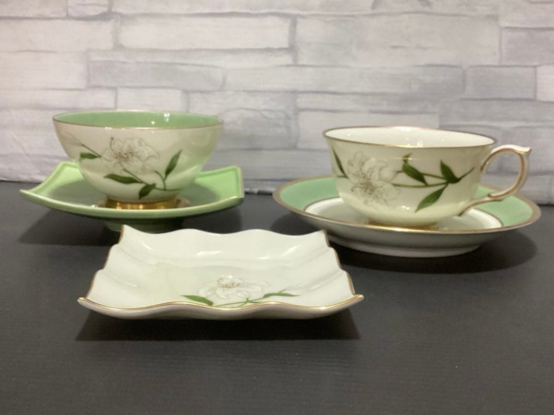 深川製磁　君島一郎　白百合、百合、カップ&ソーサー 、湯呑み茶碗&茶托　小皿