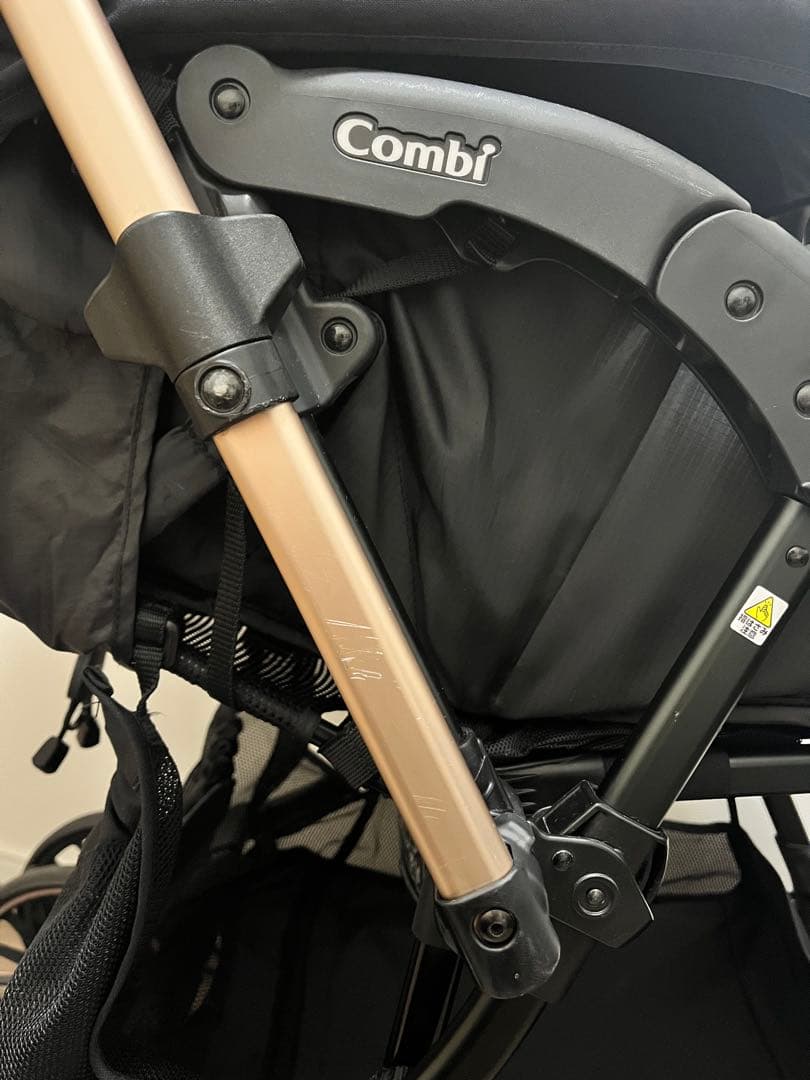 Combiベビーカー スゴカルSwitch plus エッグショック EX AQ