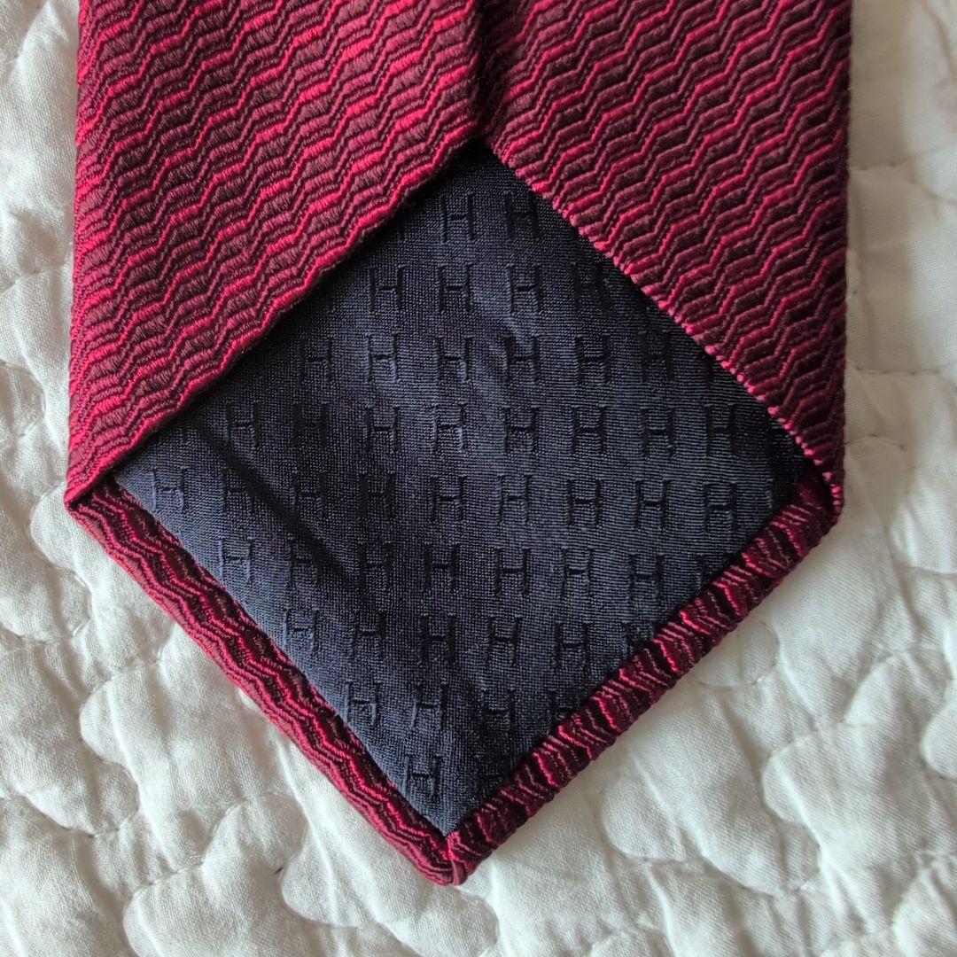 ★美品★HERMES　エルメス　ネクタイ　レッド　波模様　ビジネス　シルク