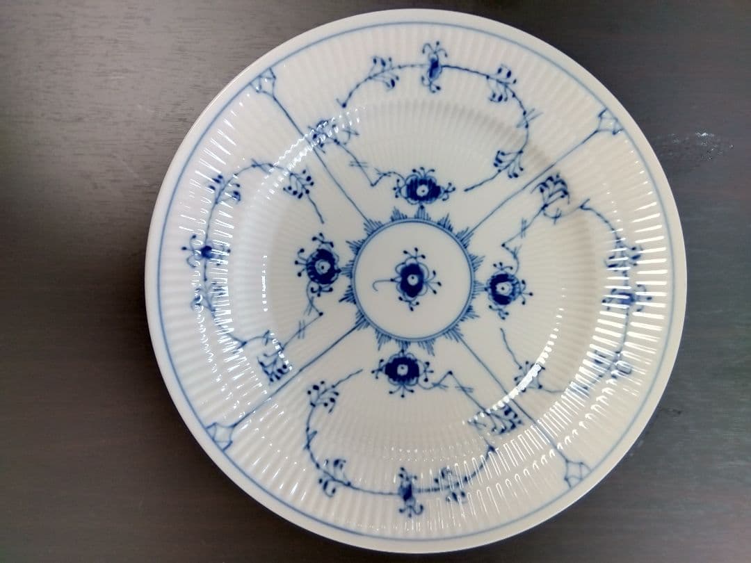 ロイヤルコペンハーゲンブルーフルーテッド皿