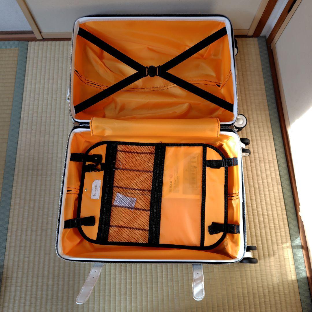 レザレクションキャリーケース ブラック/ホワイト　限定カラー 新品未使用