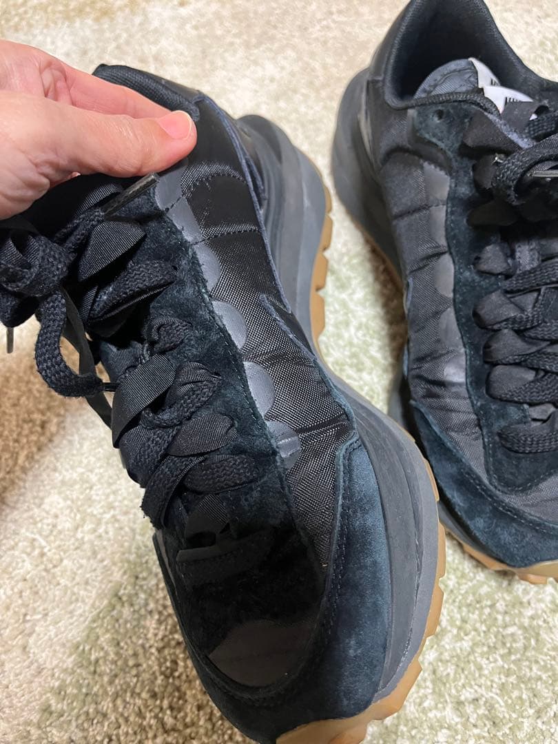 Sacaiㄨnikeブラック スニーカー